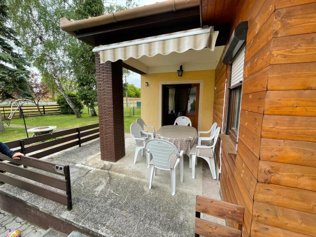 Agnes Nyaralohaz Villa Balatonmáriafürdő Exterior foto